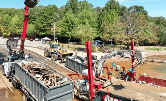 Thumbnail for the article How more than 1,000 volunteers helped clean up Lake Lanier